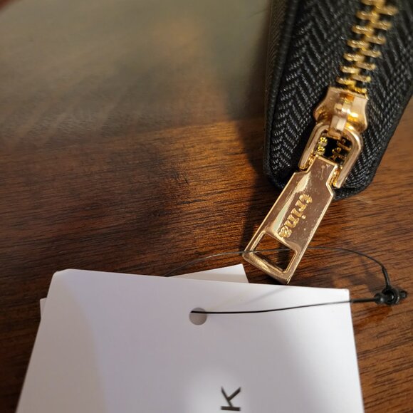 NWT Trina Turk 3/4 Flap Envelope Clutch w/ inside zipper- Black - Picture 4 of 9